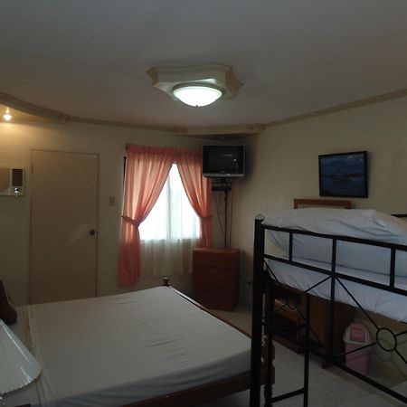 Royal Taal Inn Tagaytay City Zewnętrze zdjęcie