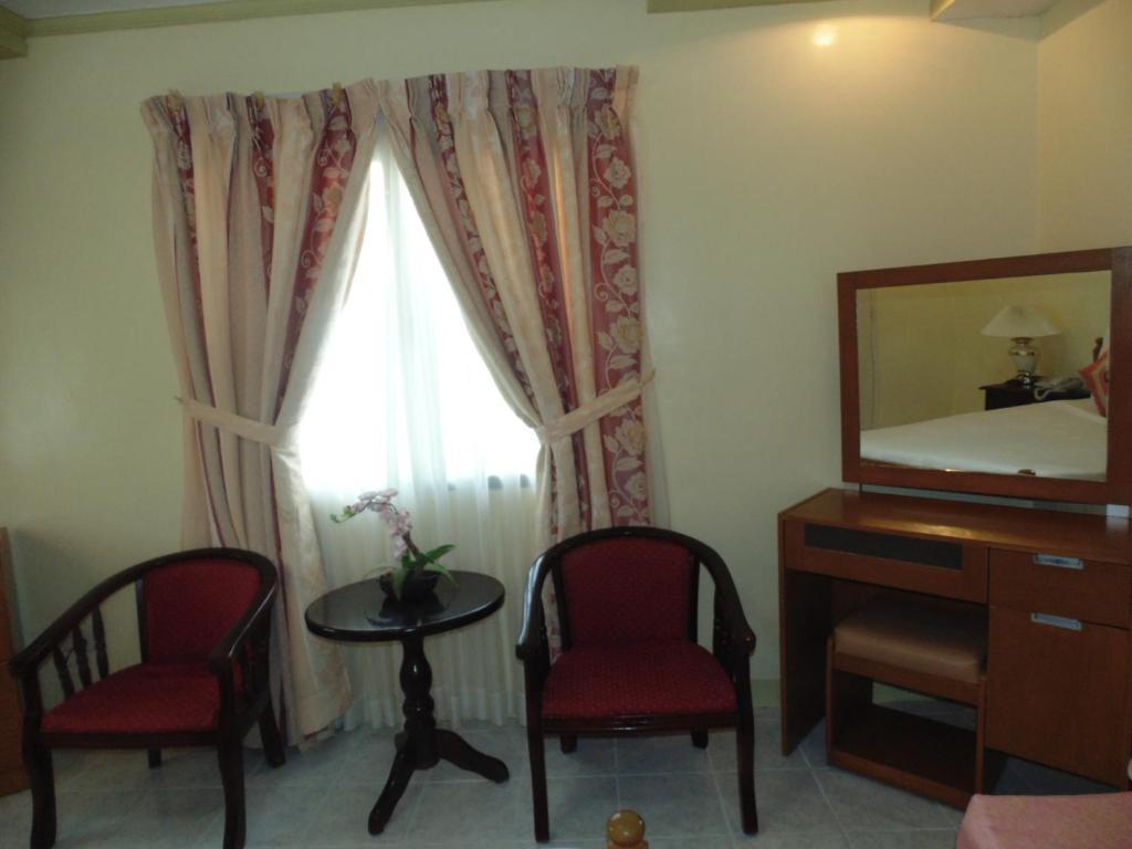 Royal Taal Inn Tagaytay City Pokój zdjęcie