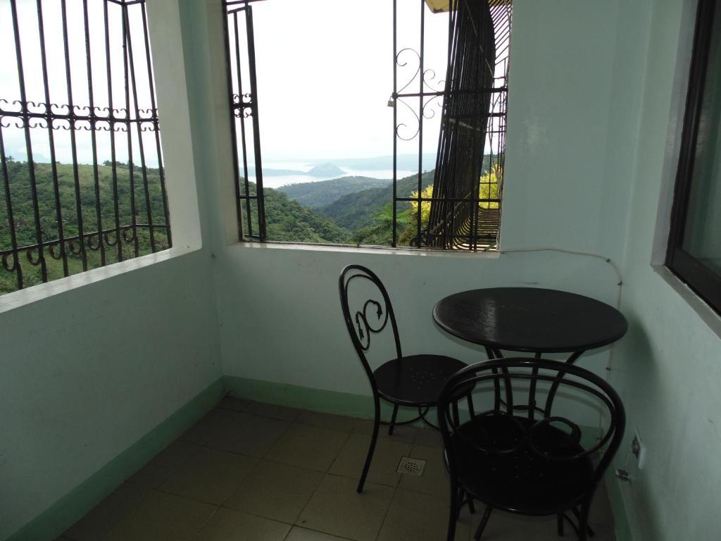 Royal Taal Inn Tagaytay City Pokój zdjęcie