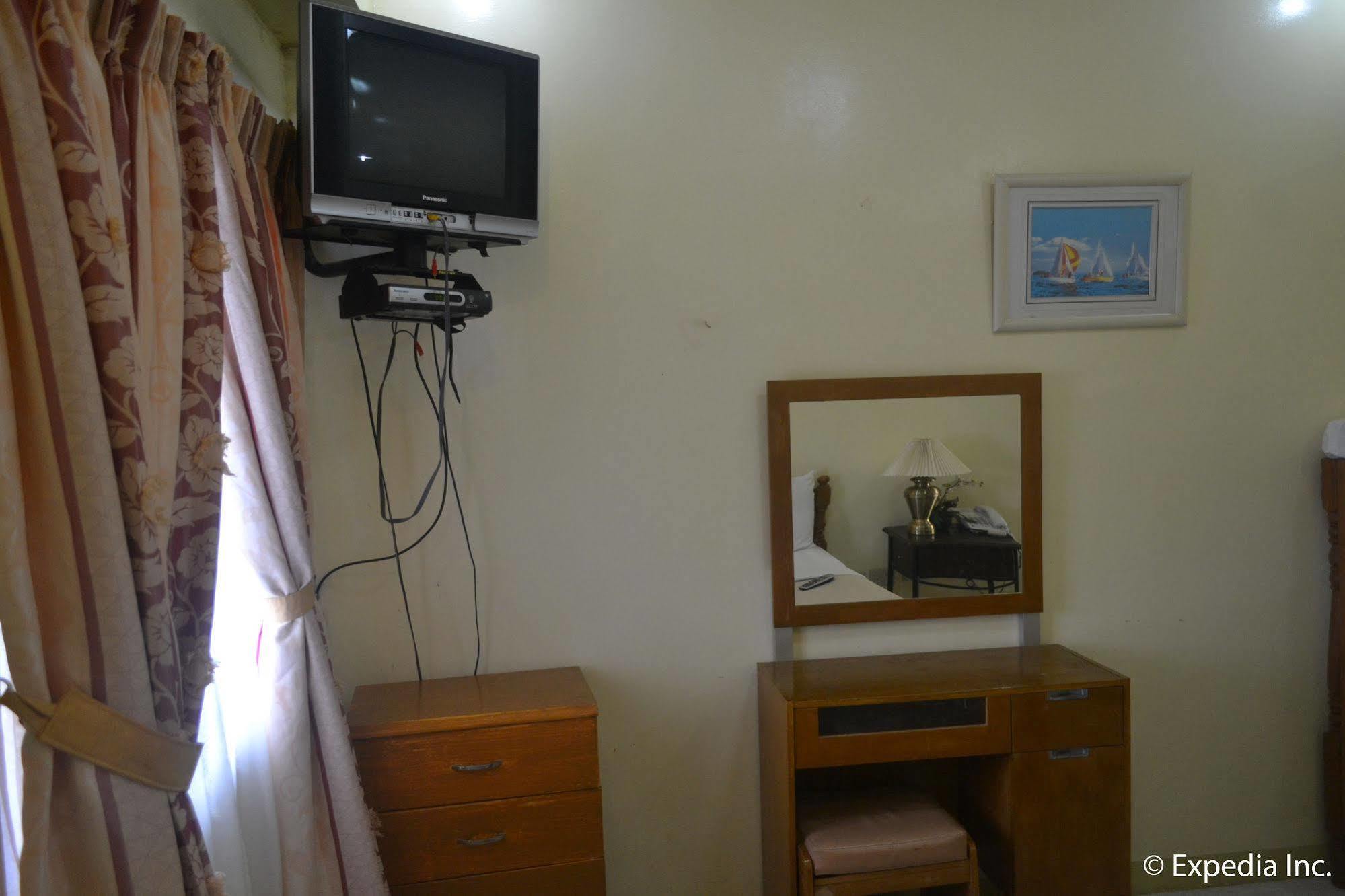 Royal Taal Inn Tagaytay City Zewnętrze zdjęcie
