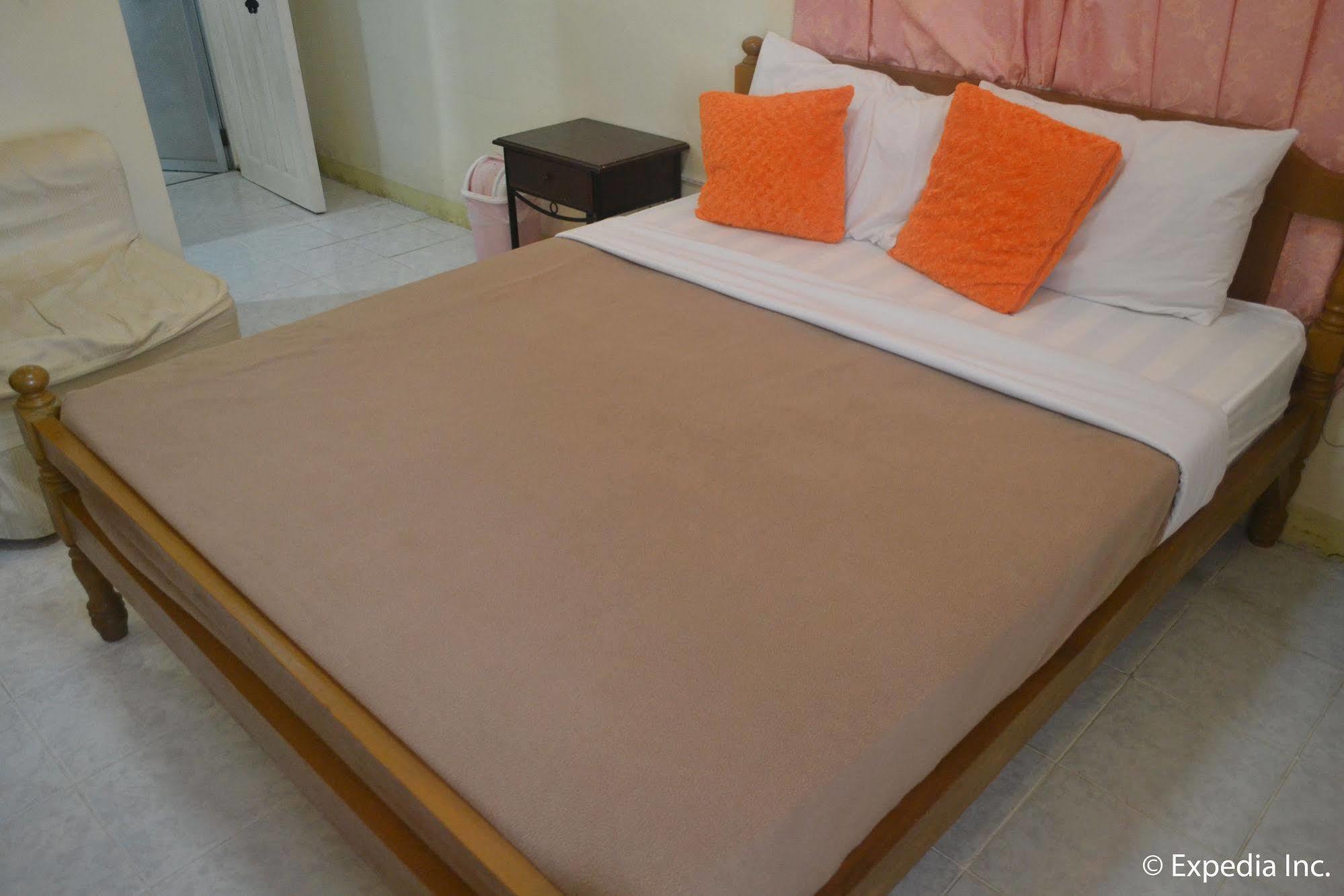 Royal Taal Inn Tagaytay City Zewnętrze zdjęcie