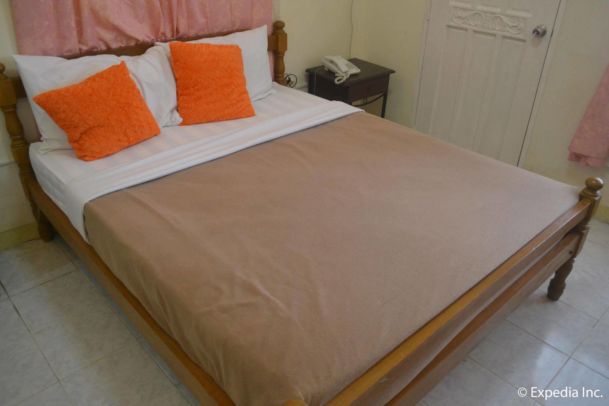 Royal Taal Inn Tagaytay City Zewnętrze zdjęcie