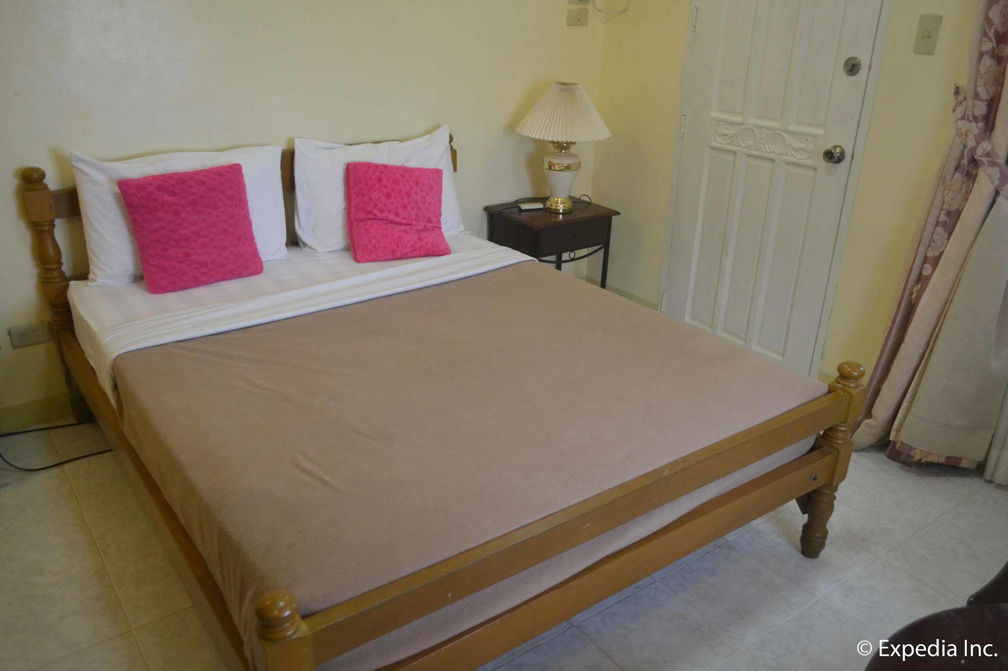 Royal Taal Inn Tagaytay City Zewnętrze zdjęcie