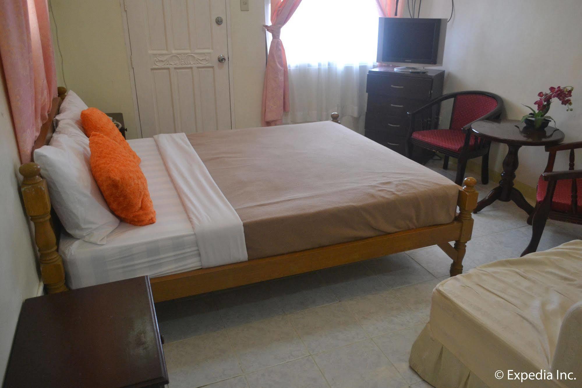 Royal Taal Inn Tagaytay City Zewnętrze zdjęcie