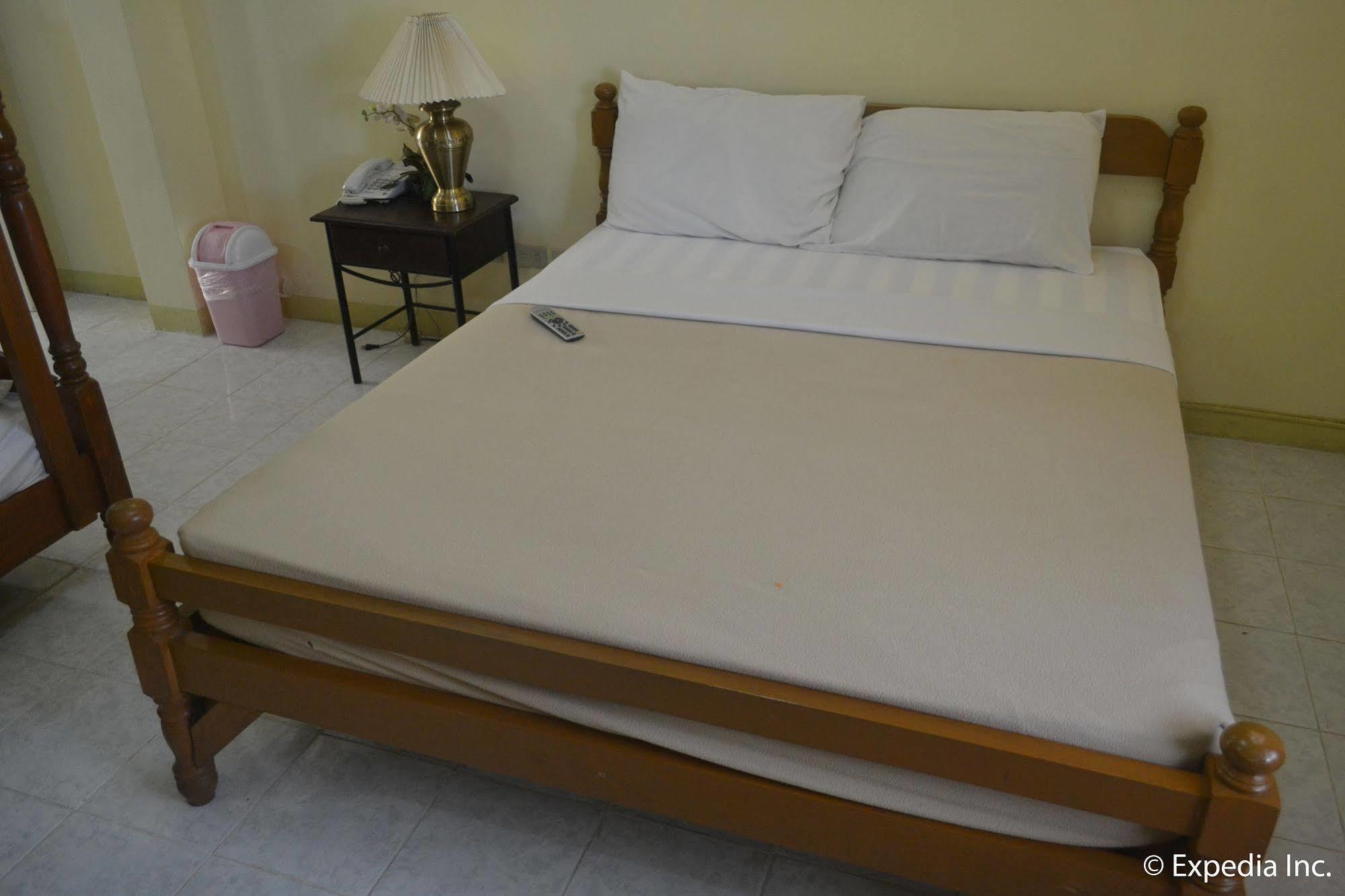 Royal Taal Inn Tagaytay City Zewnętrze zdjęcie