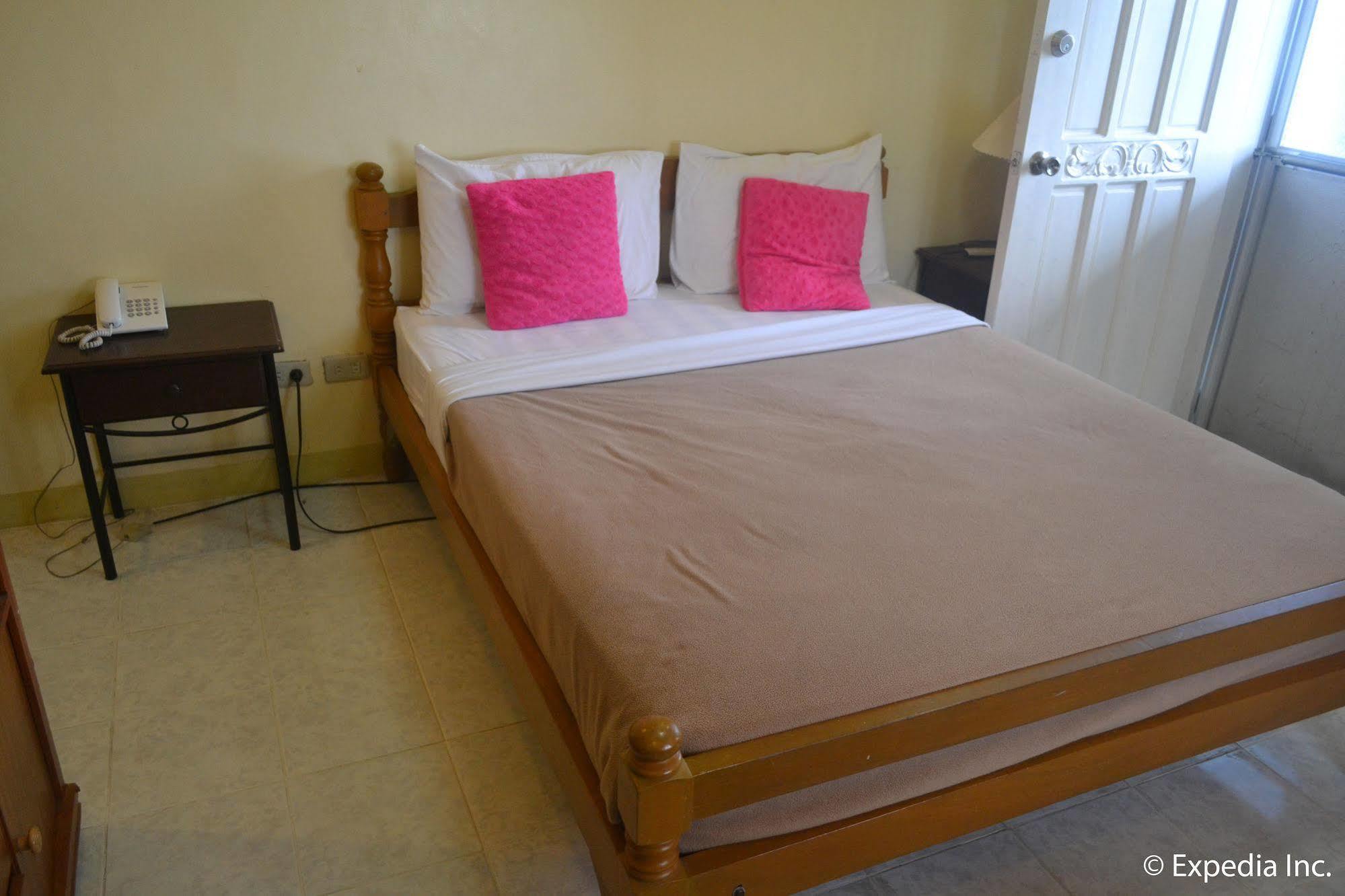 Royal Taal Inn Tagaytay City Zewnętrze zdjęcie