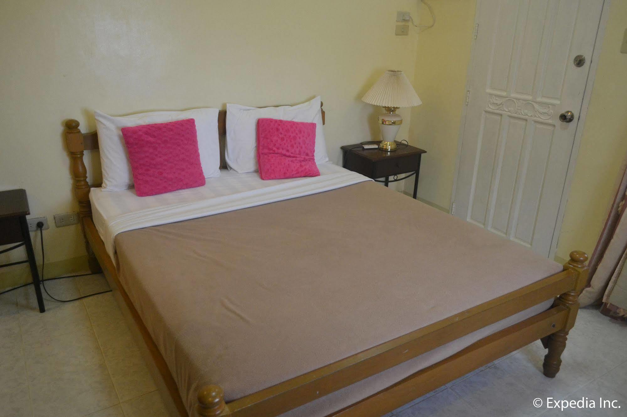 Royal Taal Inn Tagaytay City Zewnętrze zdjęcie