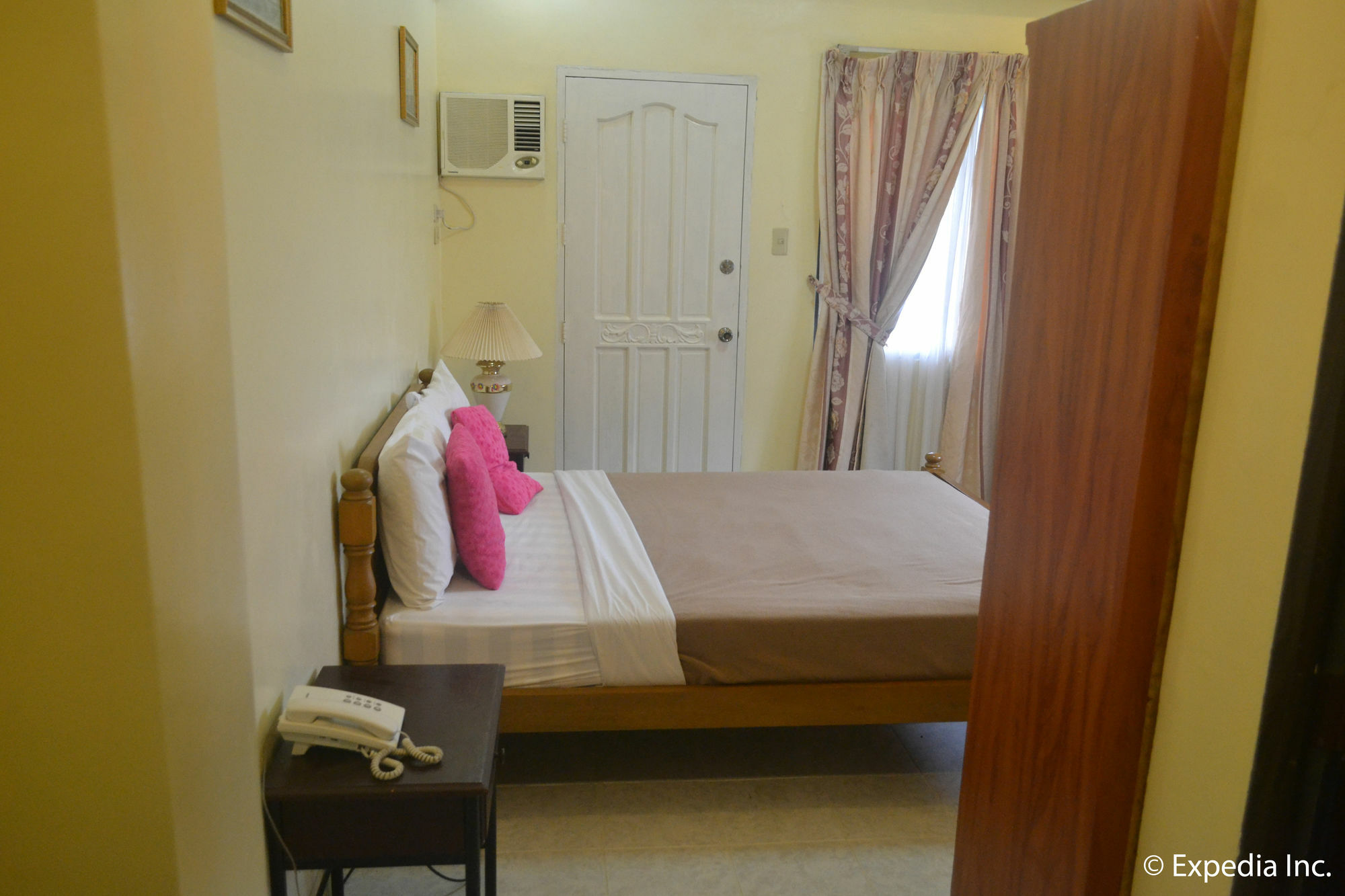 Royal Taal Inn Tagaytay City Zewnętrze zdjęcie